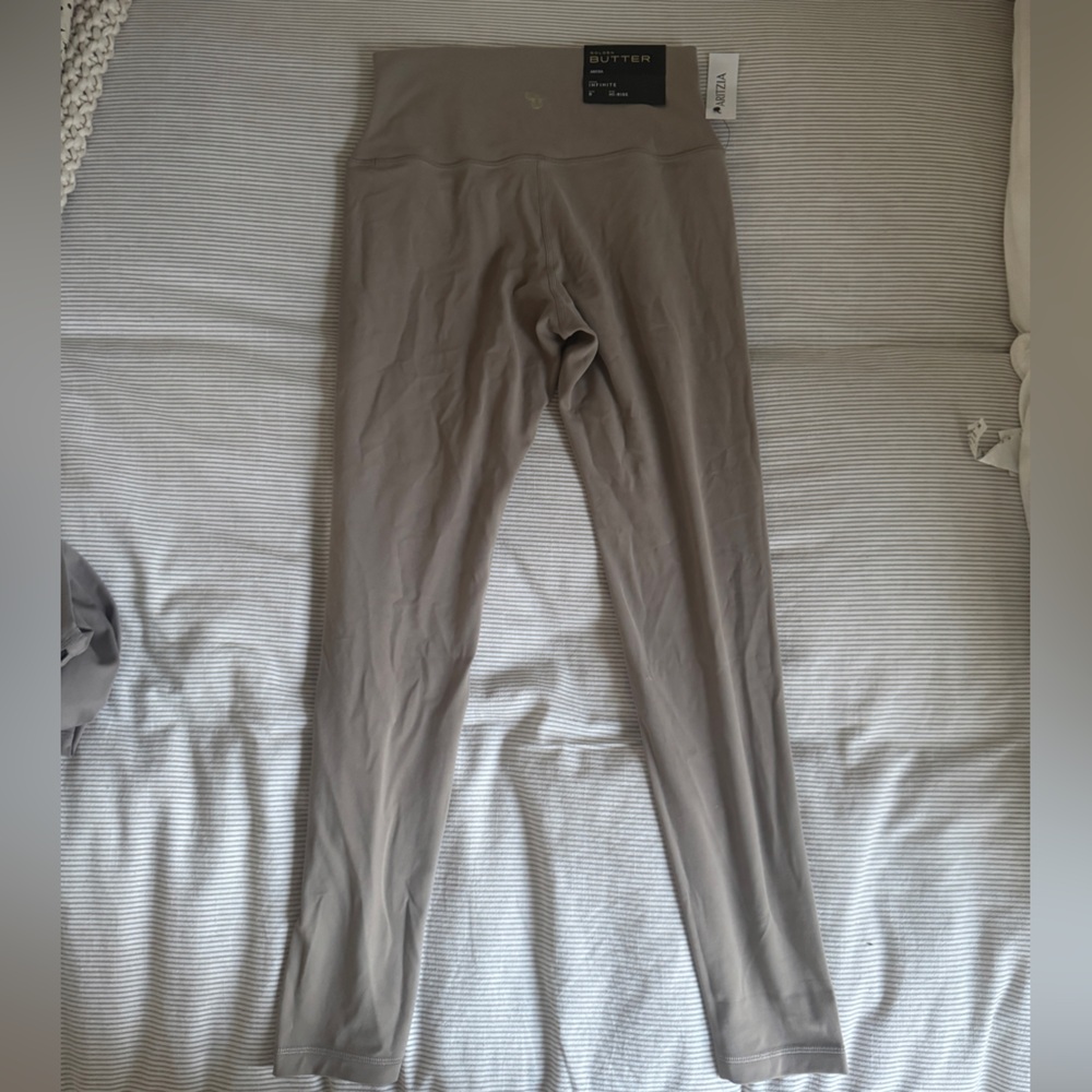 Aritzia brand new with tag leggings